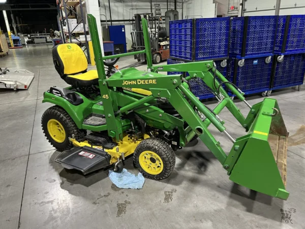 X700 Signature Series - 2 Wheel Steering (2WS) 45 Loader Mounts