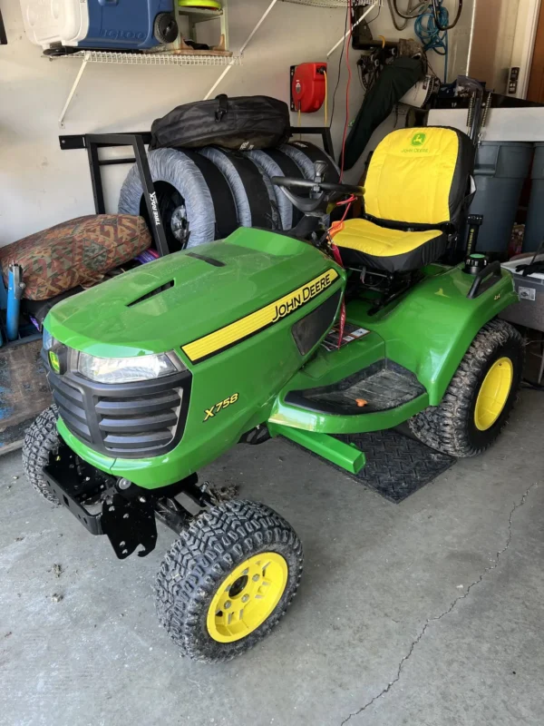 X700 Signature Series - 2 Wheel Steering (2WS) 45 Loader Mounts