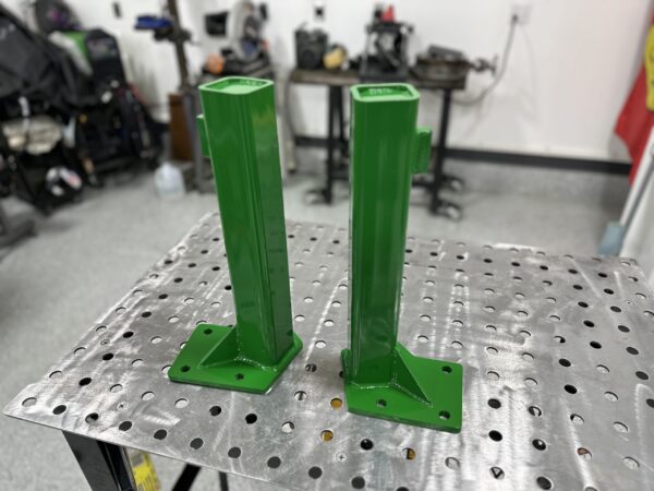 X700 Signature Series - 2 Wheel Steering (2WS) 45 Loader Mounts