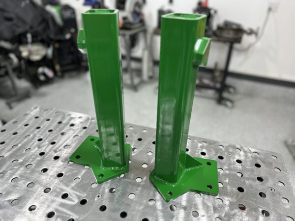 X700 Signature Series - 2 Wheel Steering (2WS) 45 Loader Mounts