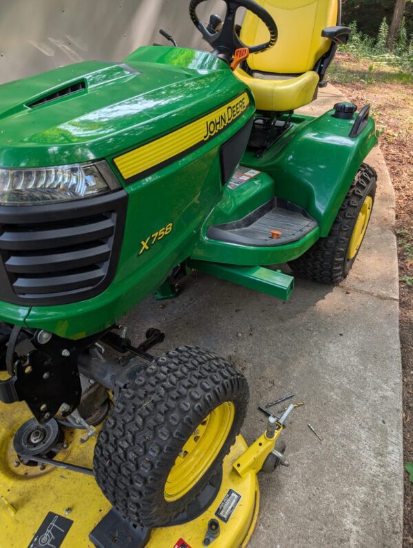 X700 Signature Series - 2 Wheel Steering (2WS) 45 Loader Mounts