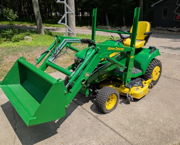 X700 Signature Series - 2 Wheel Steering (2WS) 45 Loader Mounts