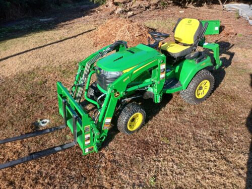 X700 Signature Series - AWS (All Wheel Steering) 120R Loader Mounts photo review