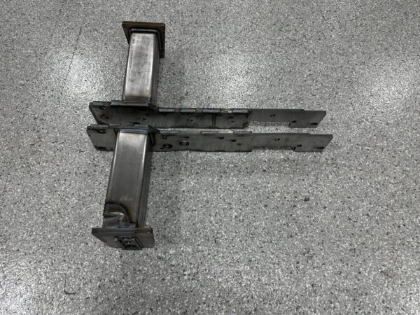 X700 Signature Series - 2WS (2 Wheel Steering ) 120R Loader Mounts