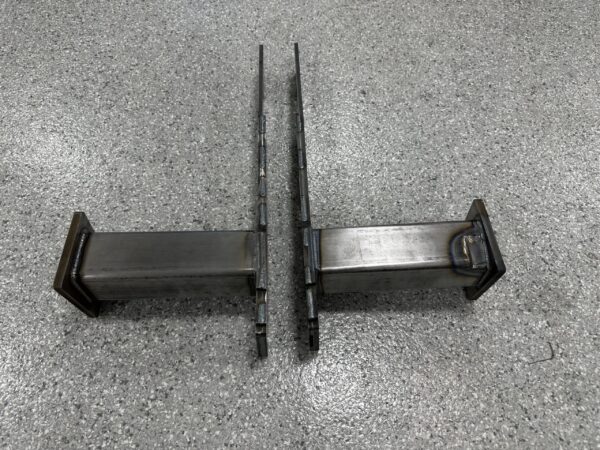 X700 Signature Series - 2WS (2 Wheel Steering ) 120R Loader Mounts