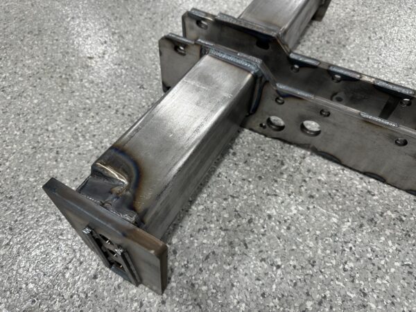 X700 Signature Series - 2 Wheel Steering (2WS) 120R Loader Mounts