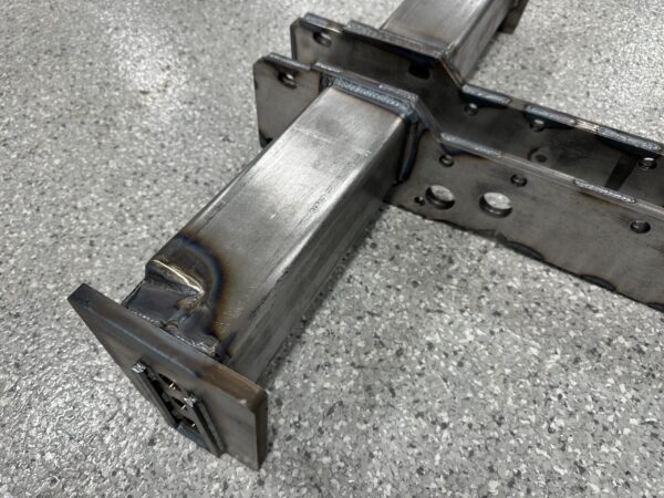 X700 Signature Series - 2WS (2 Wheel Steering ) 120R Loader Mounts