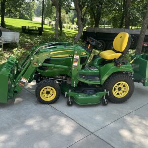 X700 Signature Series - 2 Wheel Steering (2WS) 120R Loader Mounts