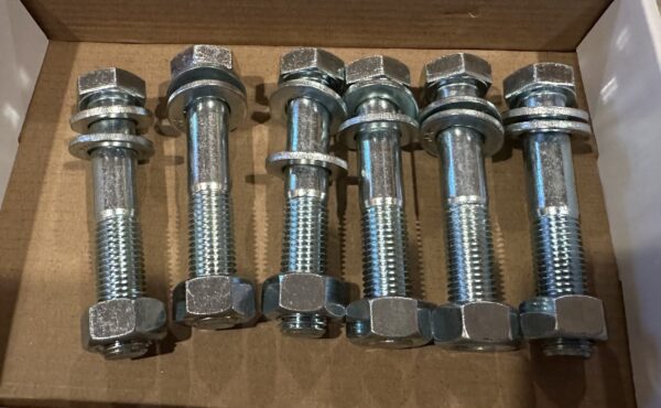 M16 120R vertical Mast Hardware