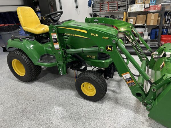 IMG_1480 X700 Ultimate Series - 2WS (2 Wheel Steering ) 120R Loader Mounts